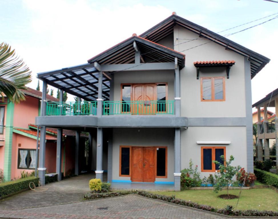 Villa Istana Bunga Lembang Rum bild